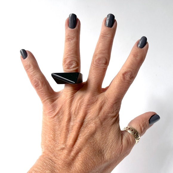 Vintage 5.75 Lucite Ring Black Trapezoid Statement Mid Century Modern Geometric - Picture 1 of 16